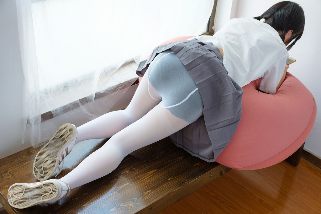 制服白糸美足少女 [シンラ財団] [BETA-026] 写真集[78P