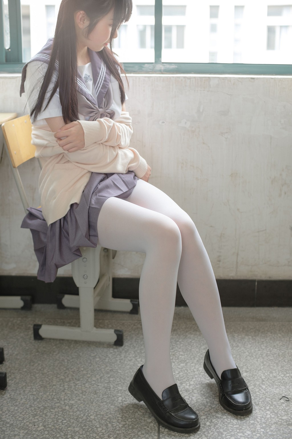 森蘿財團：JK校服白絲 X-017 99P