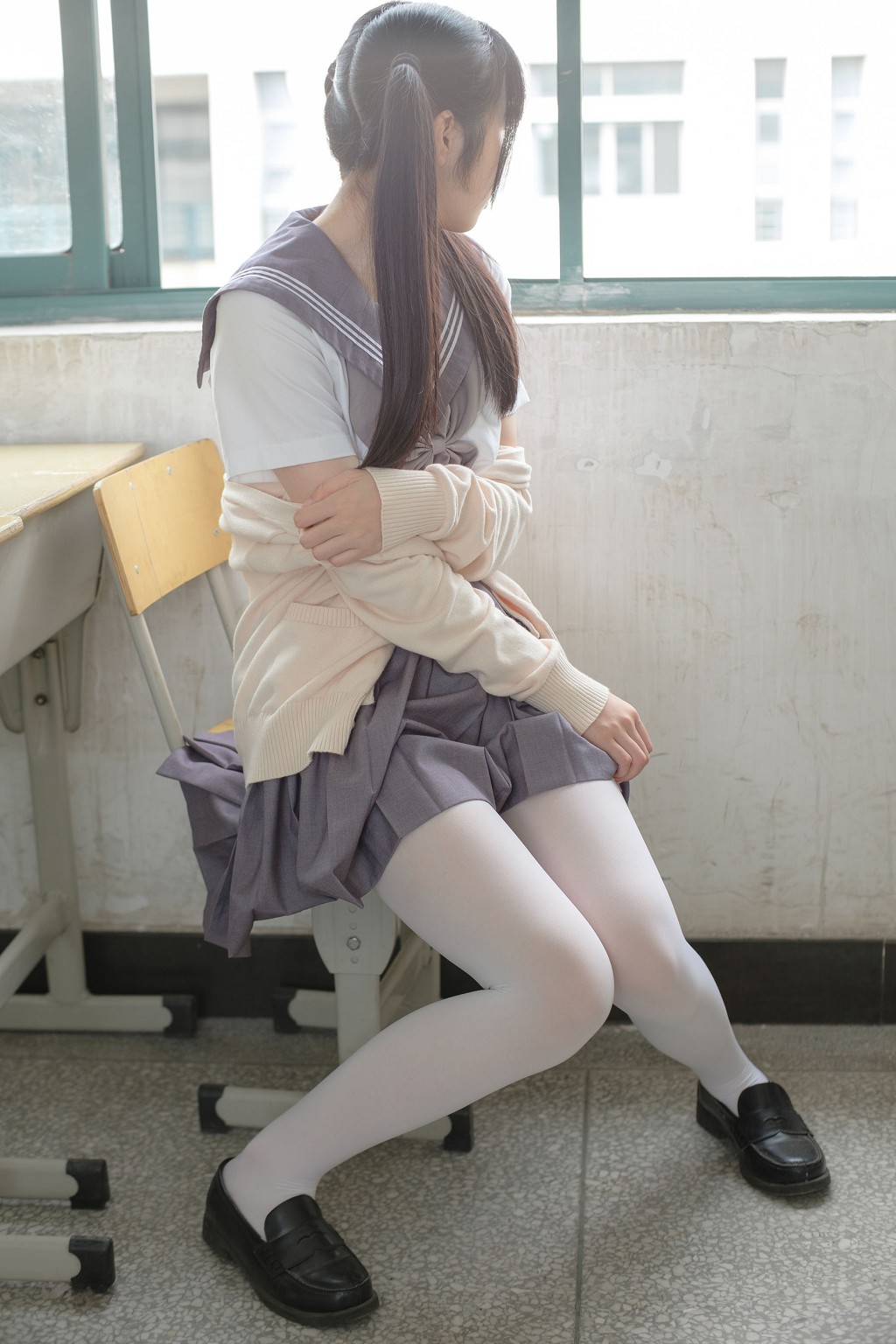 森蘿財團：JK校服白絲 X-017 99P