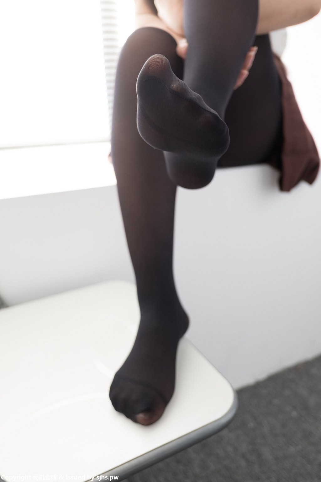 High School Girl Uniform with Black Stockings and Beautiful Feet [Senluo Consortium] [BETA-011] Photobook [68P