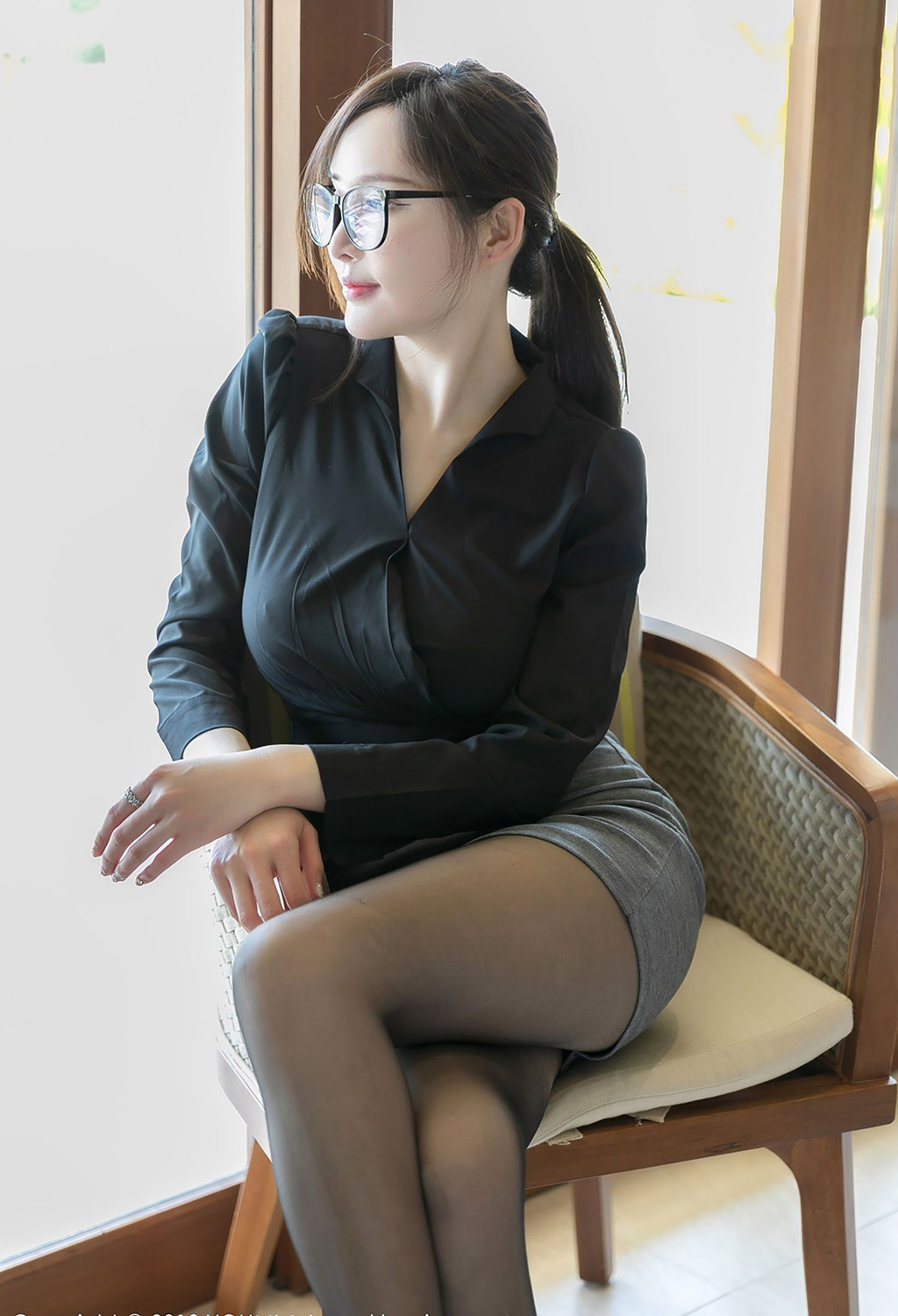 周妍希祕書OL性感出神角色扮演