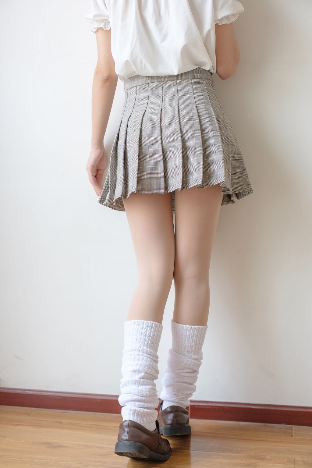 Senluo X-033 Nude Stockings and White Socks Set 102P