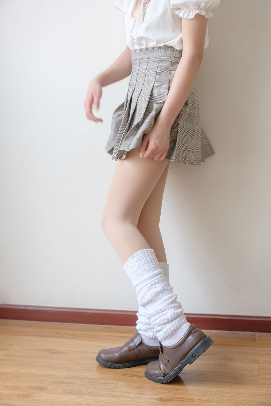 Senluo X-033 Nude Stockings and White Socks Set 102P