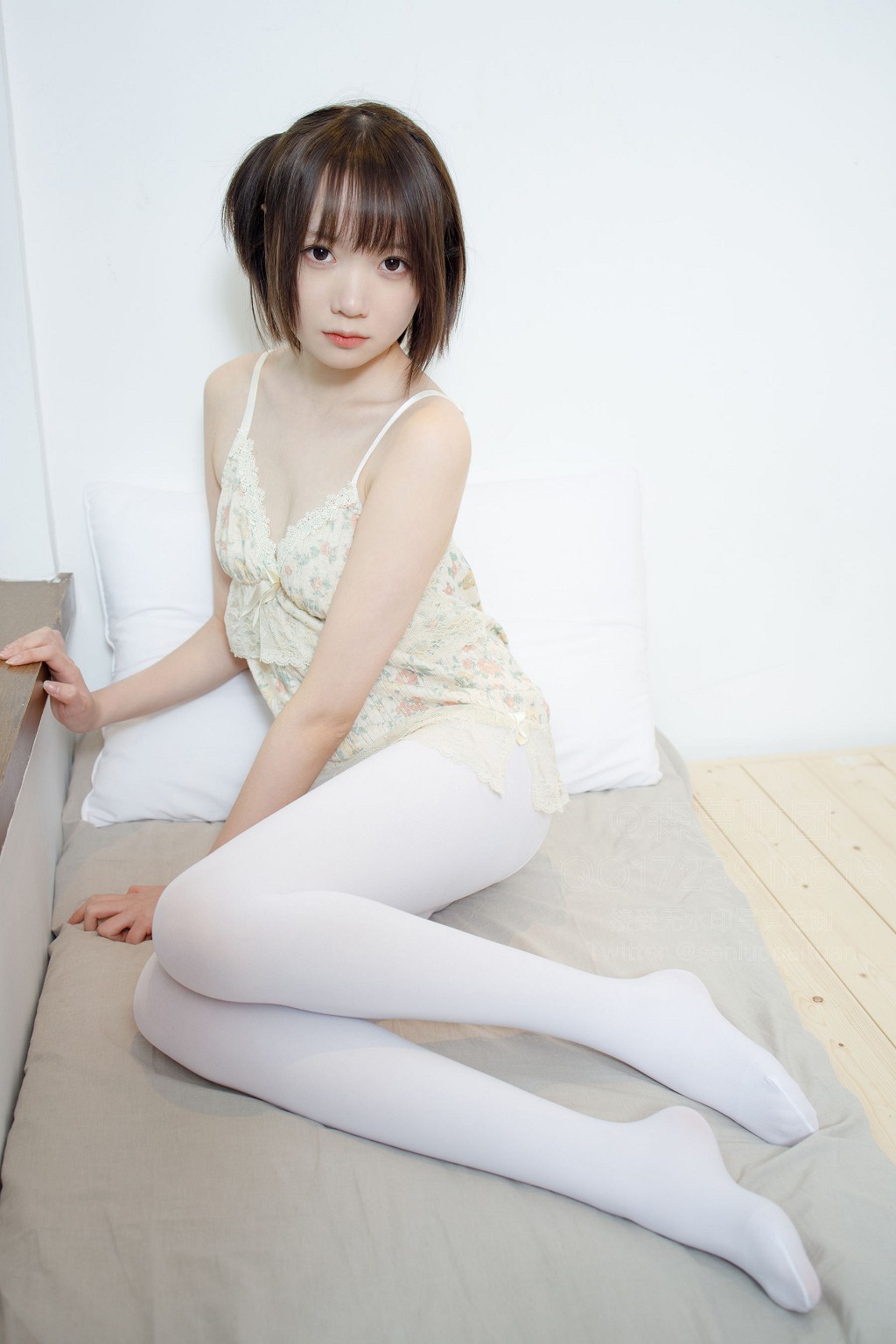가터벨트 미니스커트 50D 화이트 스타킹 [센루오 재단] [X-057] 사진집[83P