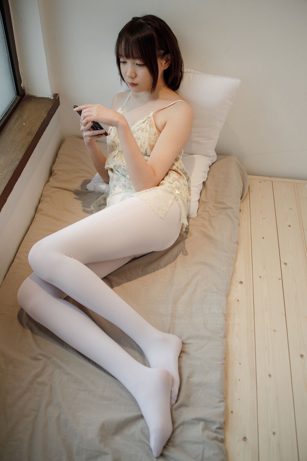 가터벨트 미니스커트 50D 화이트 스타킹 [센루오 재단] [X-057] 사진집[83P