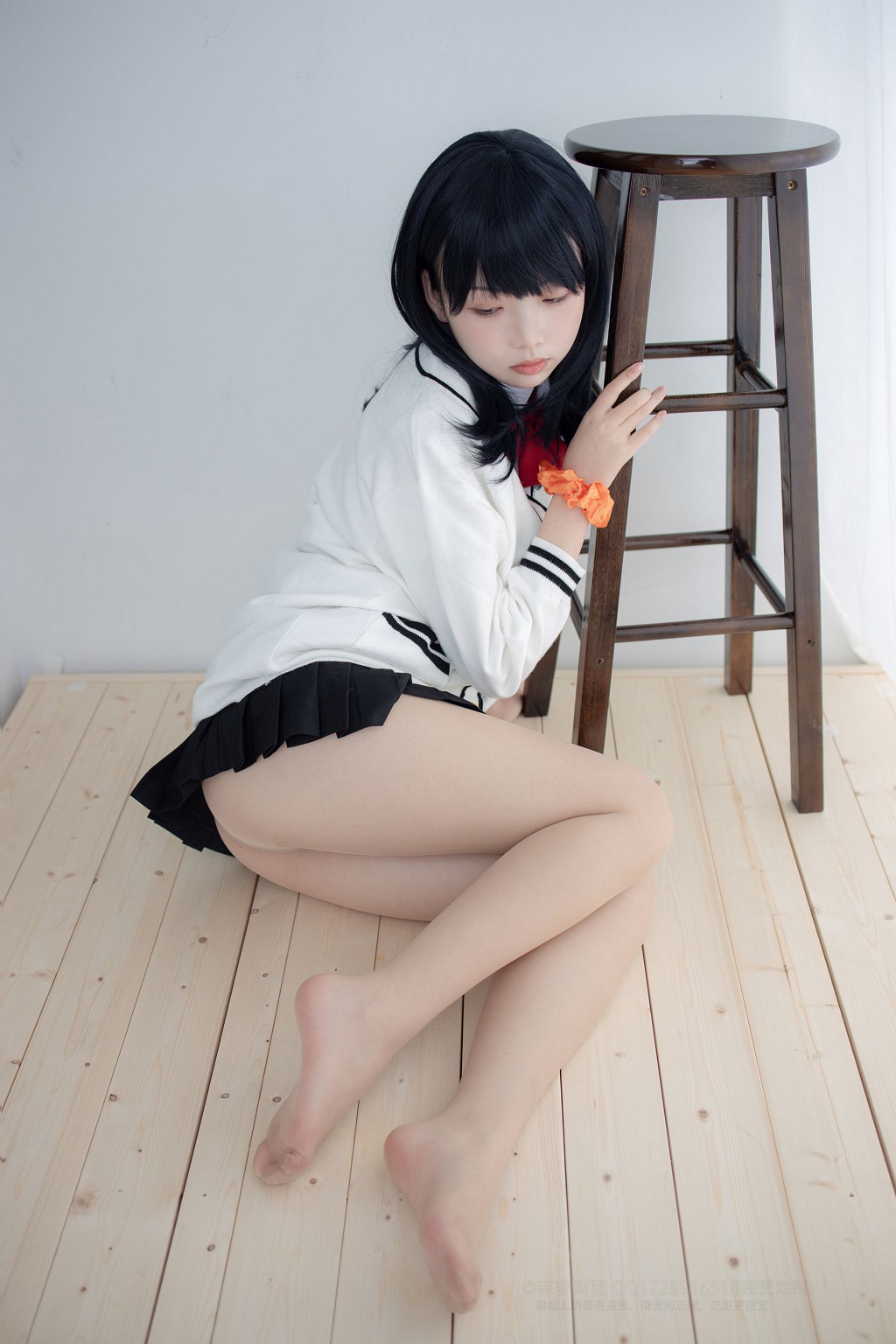20Dナイロン短いコットンソックスで物を踏む [森羅財団] [X-055] 写真集[93P
