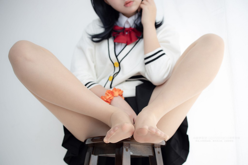 20Dナイロン短いコットンソックスで物を踏む [森羅財団] [X-055] 写真集[93P