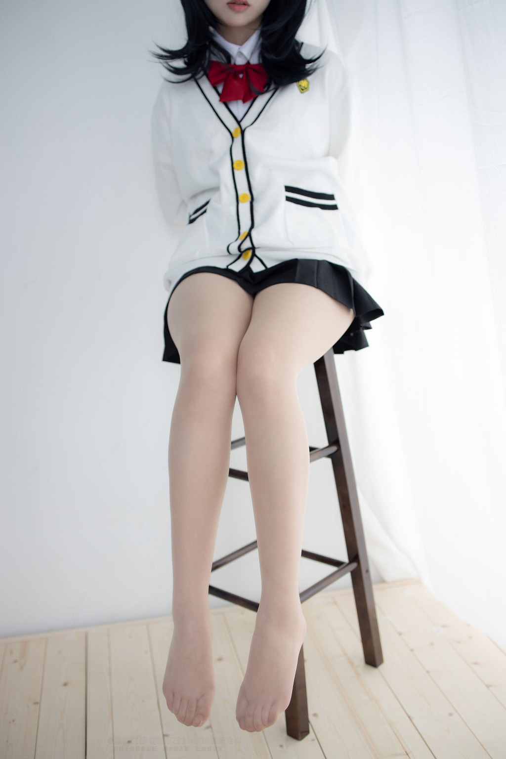 20Dナイロン短いコットンソックスで物を踏む [森羅財団] [X-055] 写真集[93P