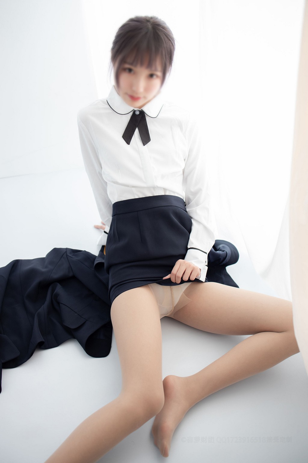 20D 肉色ストッキングのスチュワーデス制服 [センロウ財団] [X-050] 写真集[146P