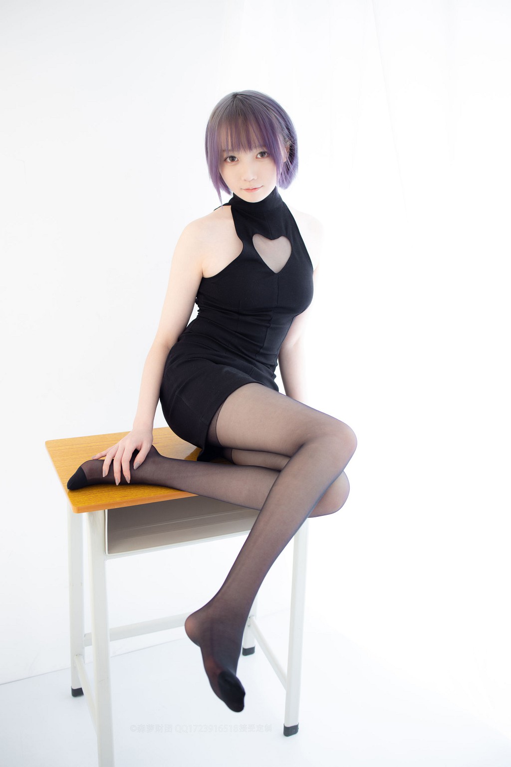 20D黒ストッキング踩物 [シンラ財団] [X-051] 写真集[111P