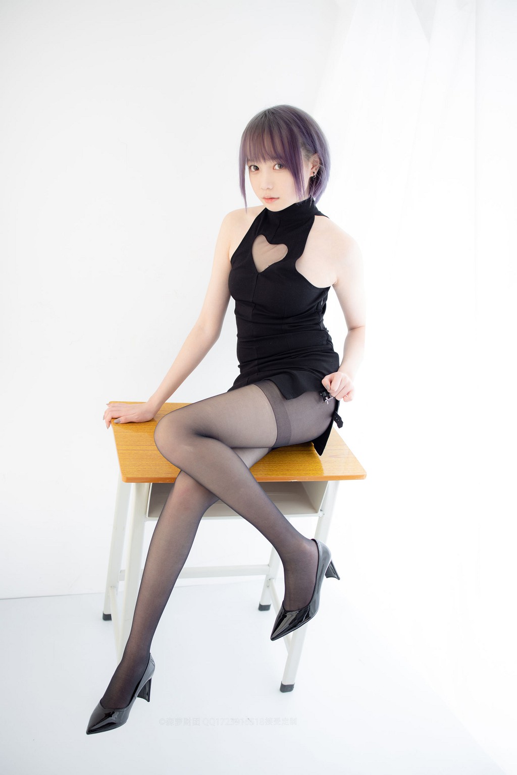 20D黒ストッキング踩物 [シンラ財団] [X-051] 写真集[111P