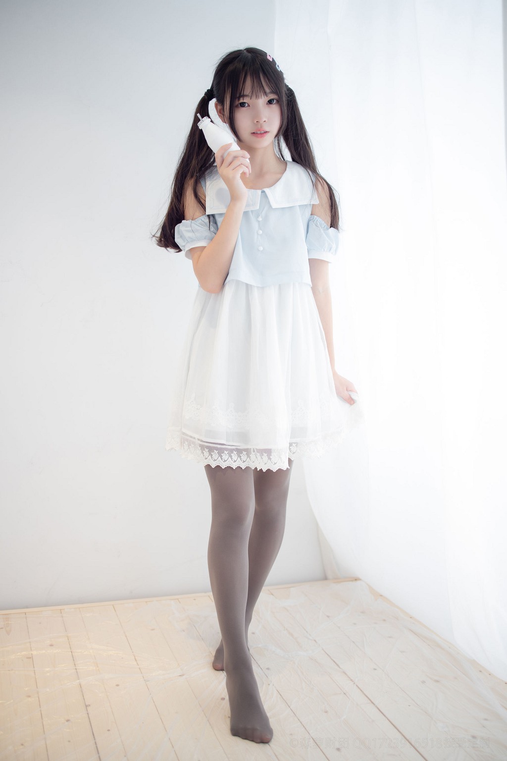 80D灰絲踩物 [森羅財団] [X-054] 写真集[86P