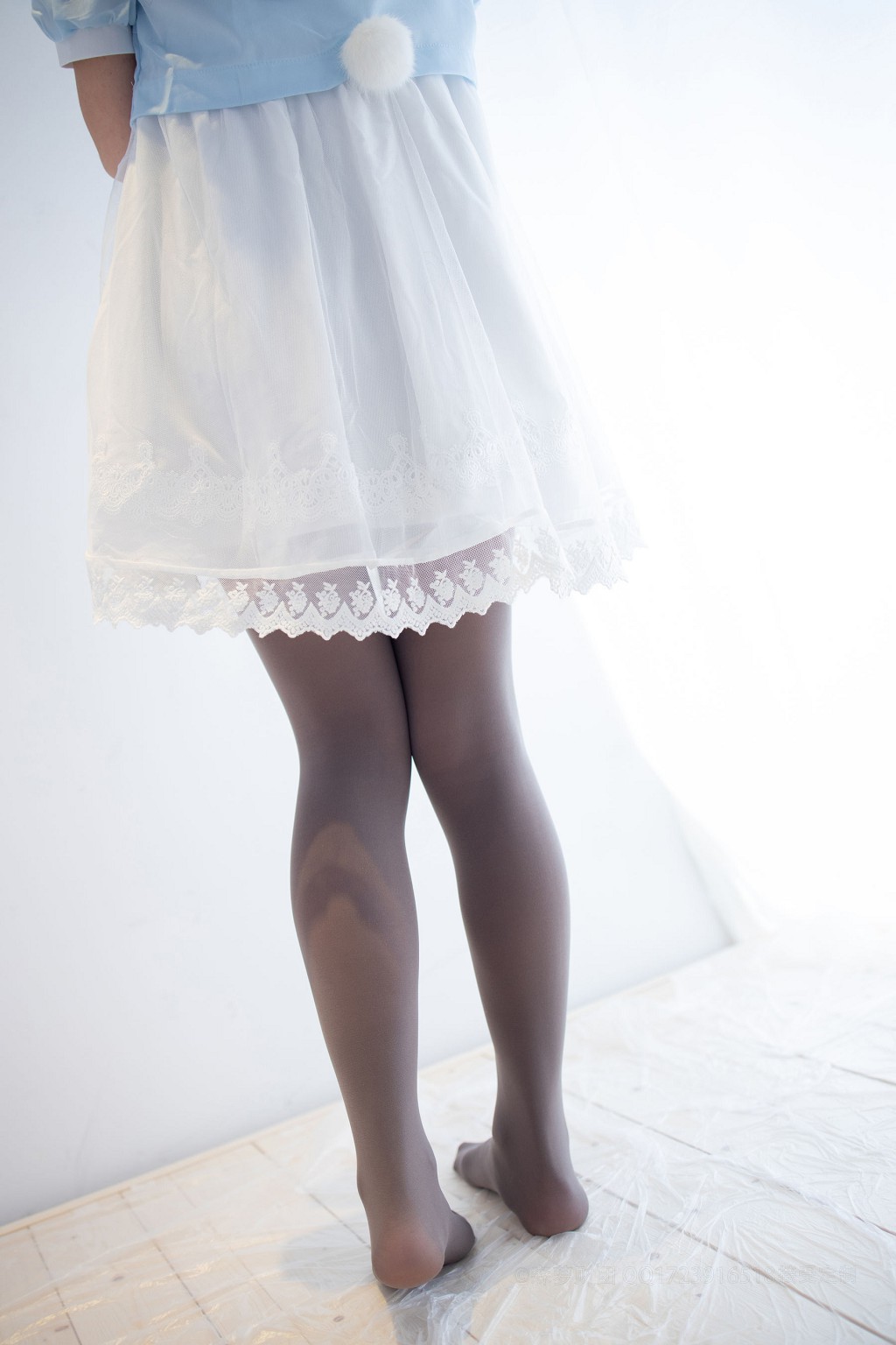 80D灰絲踩物 [森羅財団] [X-054] 写真集[86P