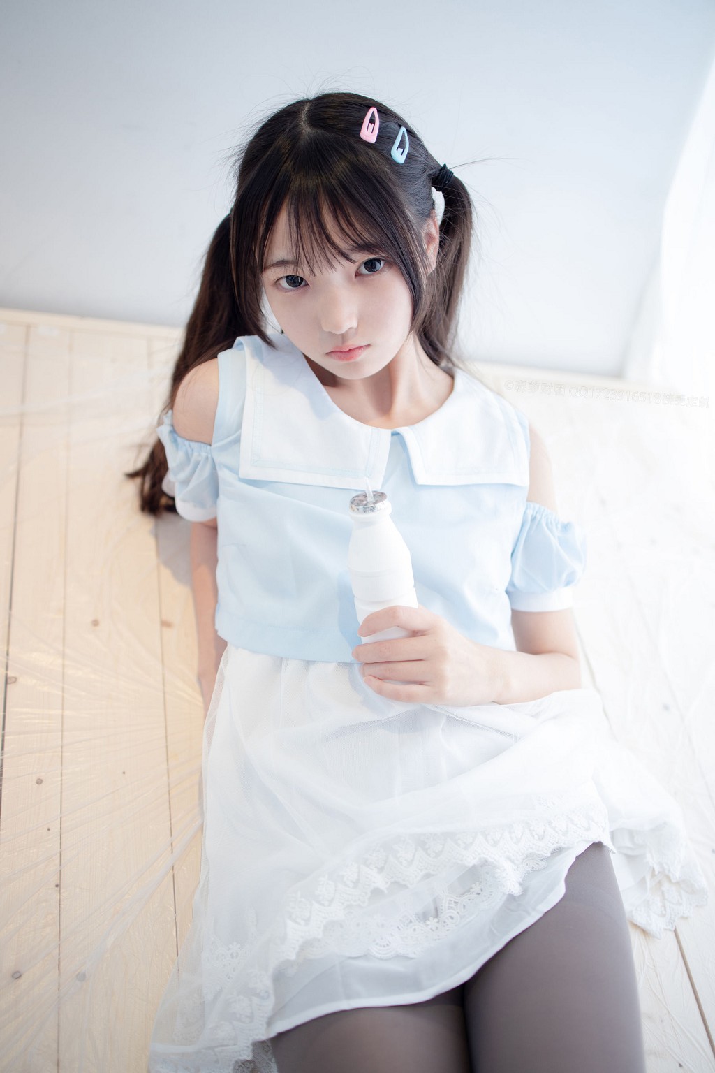 80D灰絲踩物 [森羅財団] [X-054] 写真集[86P