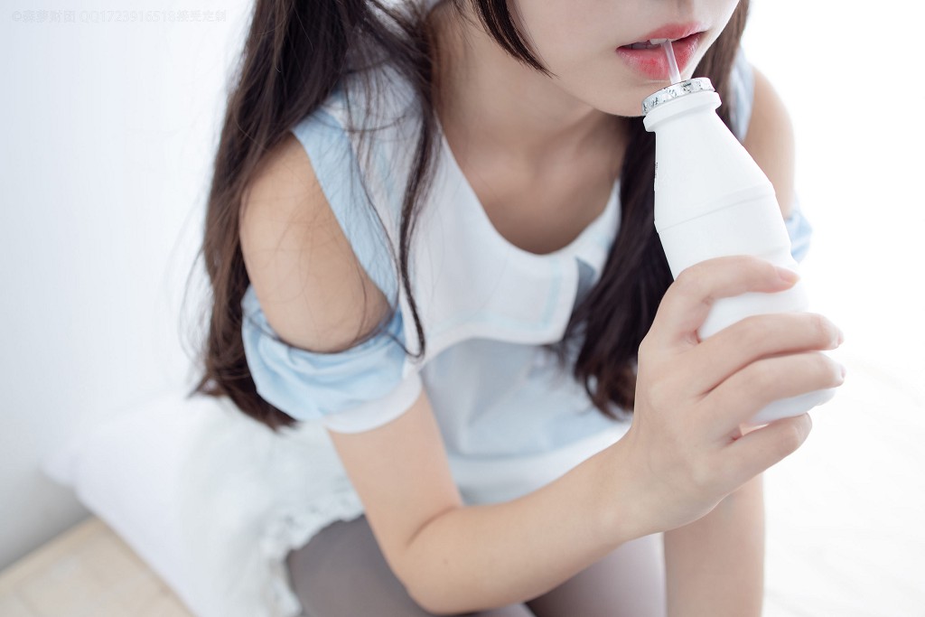 80D灰絲踩物 [森羅財団] [X-054] 写真集[86P