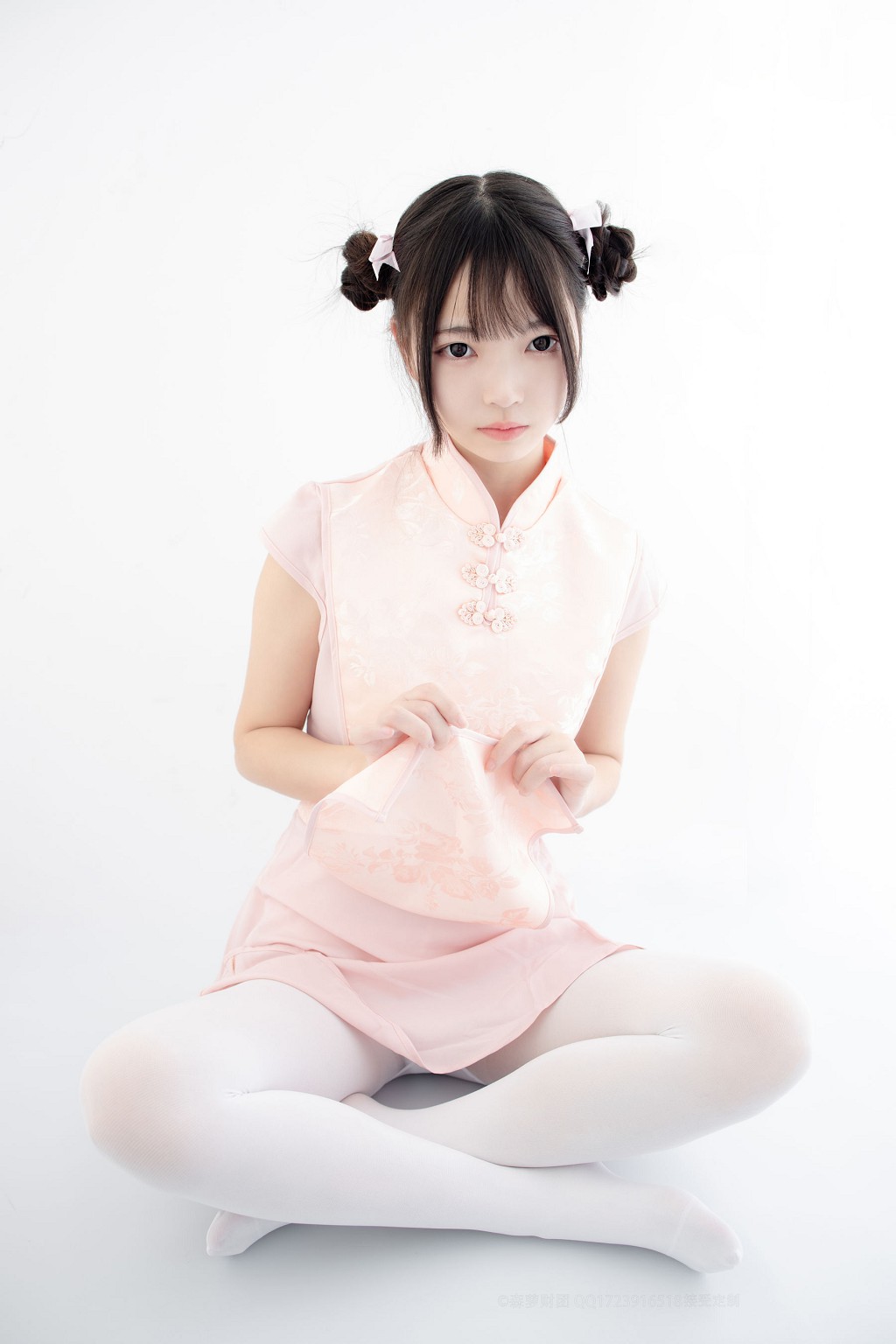 森蘿財團 X-052 80D 白絲踩物寫真 66P
