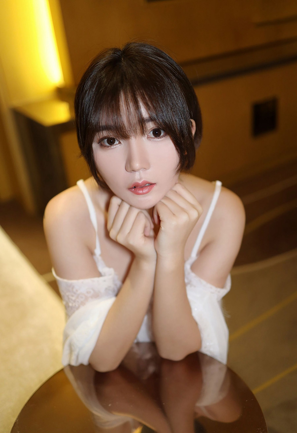 冷不丁渾然天成的柔婉細膩美女