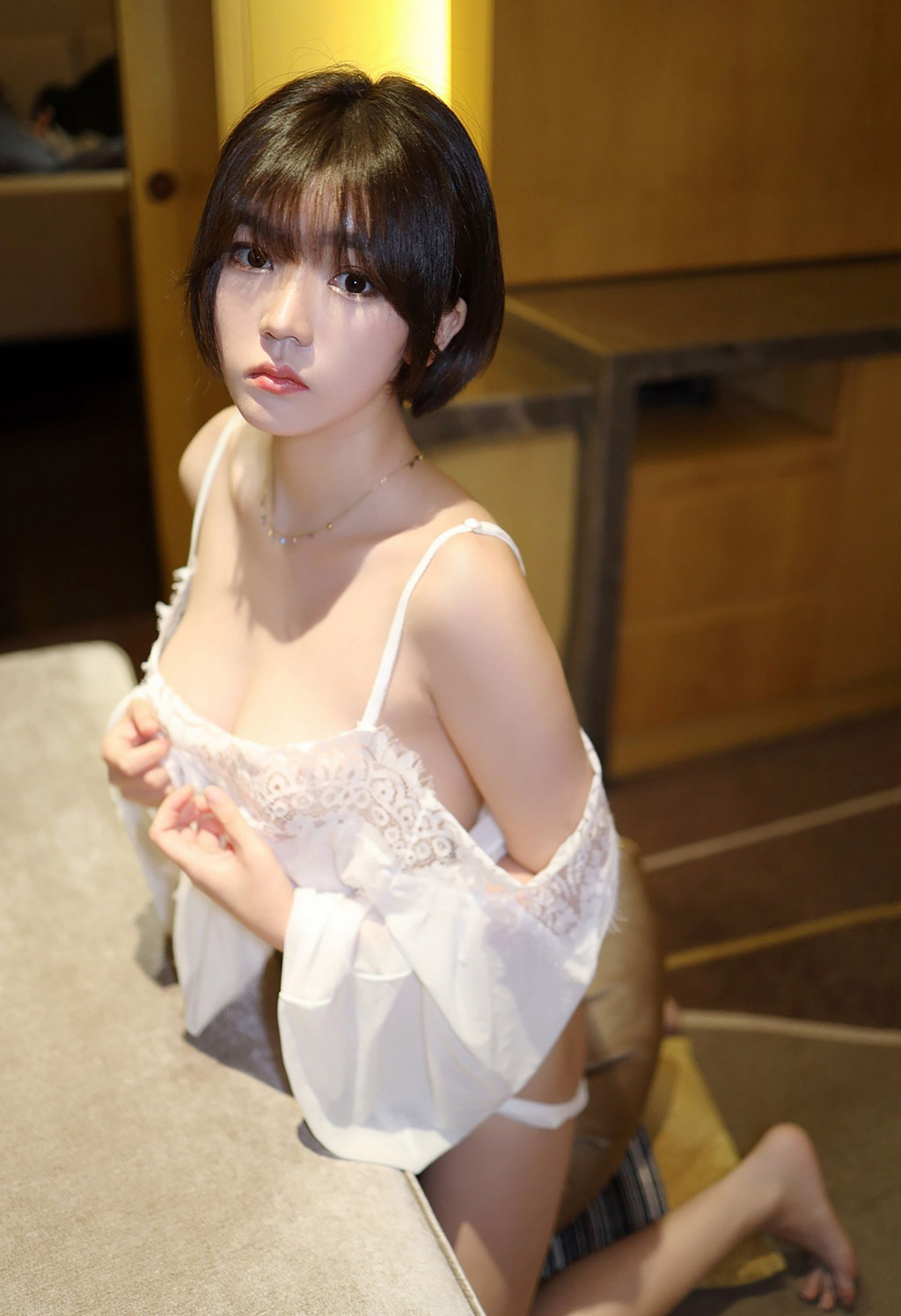 冷不丁渾然天成的柔婉細膩美女