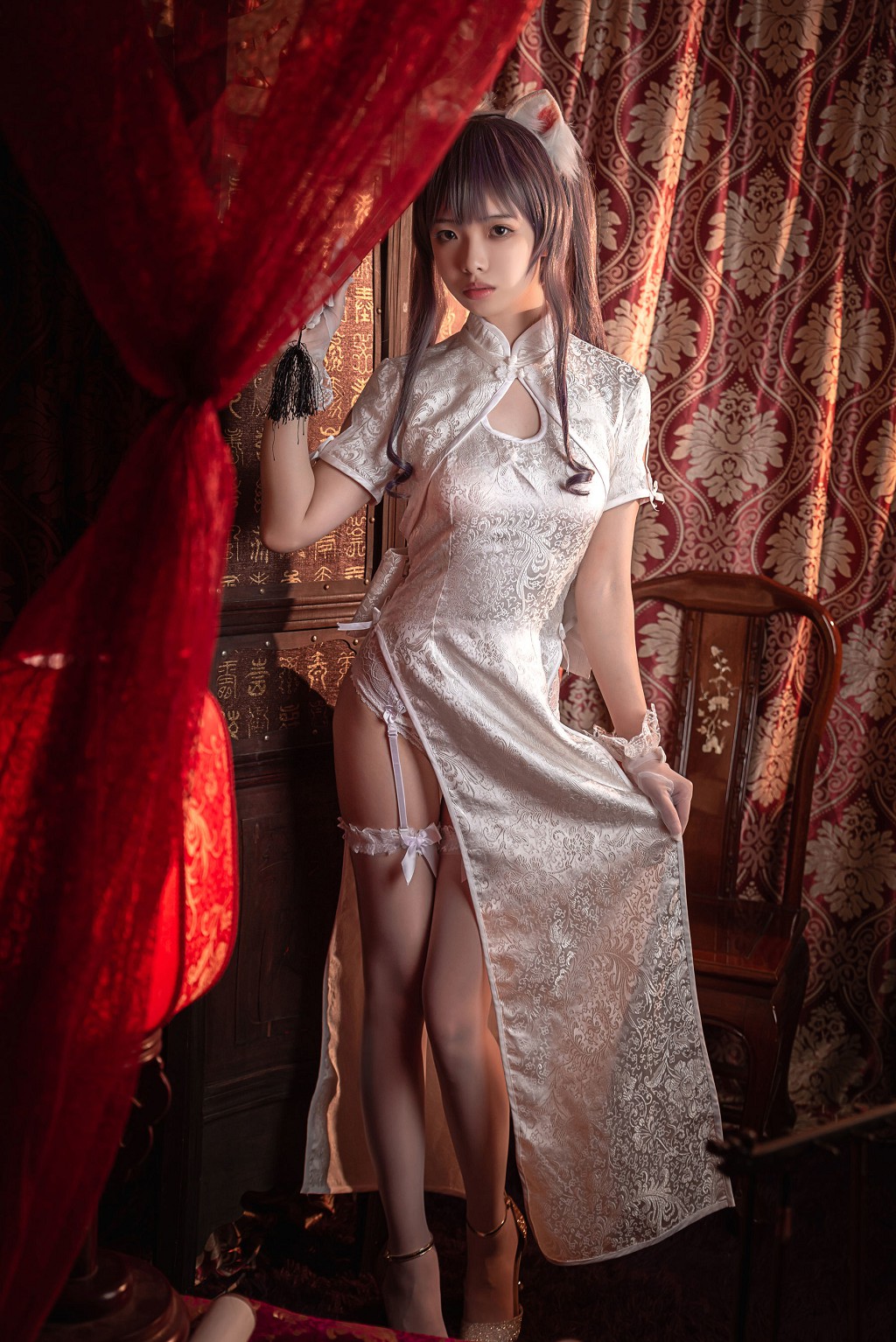 Wen Mei "Cheongsam White Silk Suspender Stockings" [COSPLAY Welfare] Photobook [15P