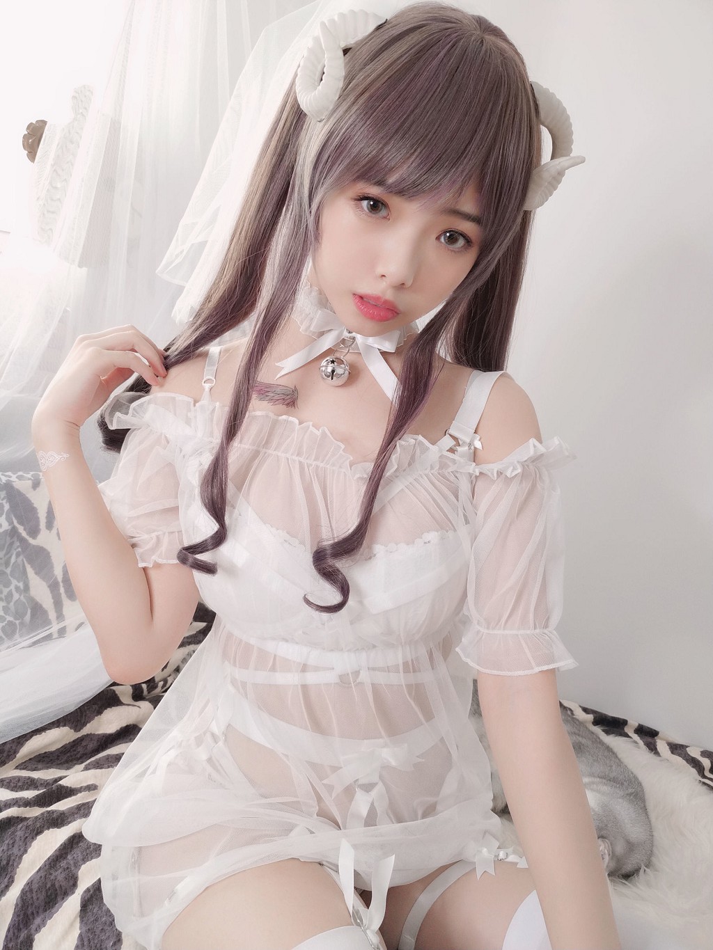 ウェンメイの不講道理 《白い小さな羊》 [COSPLAY福利] 写真集[42P