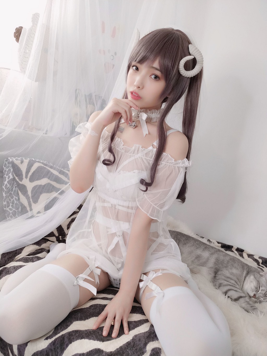 ウェンメイの不講道理 《白い小さな羊》 [COSPLAY福利] 写真集[42P