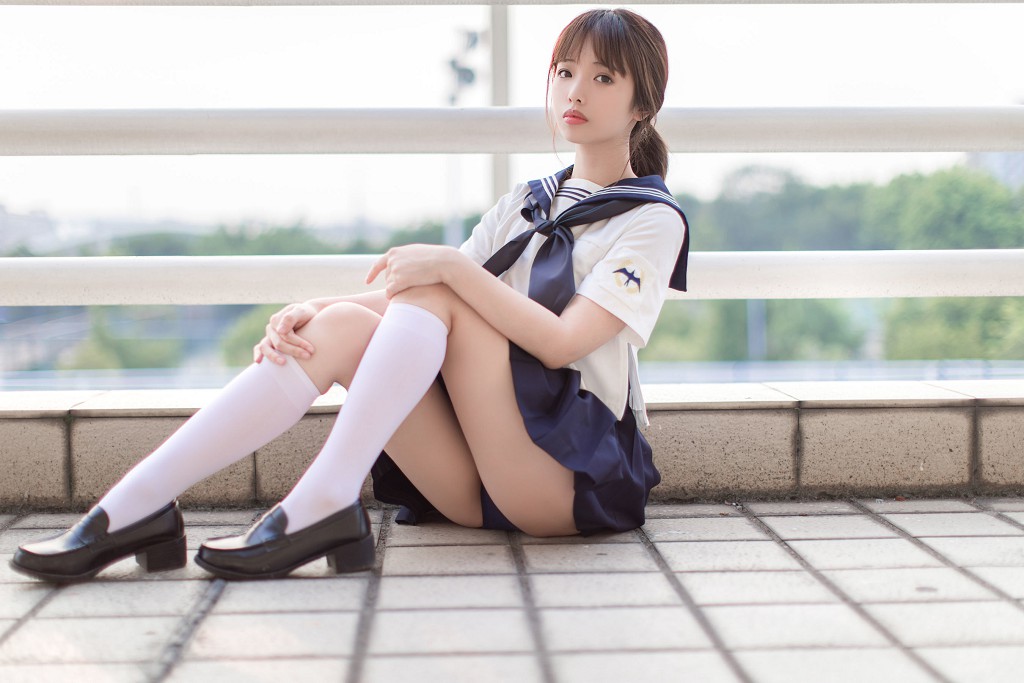 コスプレイヤー 雯妹 《JK + 白絲 + セイフク》 [COSPLAY 福利] 写真集 [20P