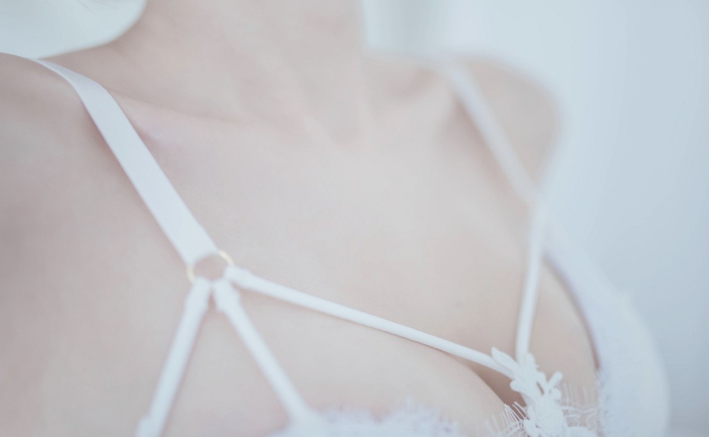 Your Fu Qing's "White Lace Private Room" [COSPLAY Benefits] Photobook [33P