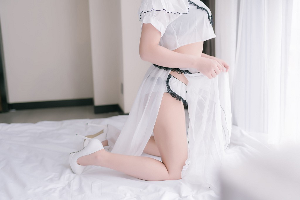 COSER đưa đi Mo Zi aa: Nữ Tu Trắng [Cô gái COSPLAY] Tập ảnh [42P