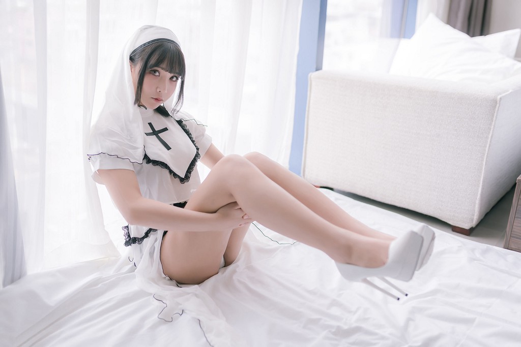 COSER đưa đi Mo Zi aa: Nữ Tu Trắng [Cô gái COSPLAY] Tập ảnh [42P