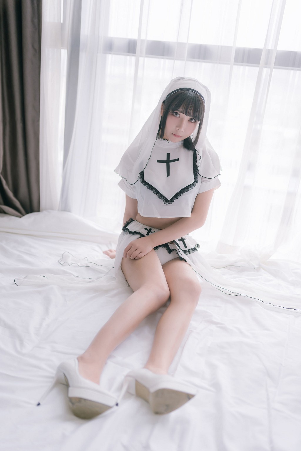 COSER đưa đi Mo Zi aa: Nữ Tu Trắng [Cô gái COSPLAY] Tập ảnh [42P