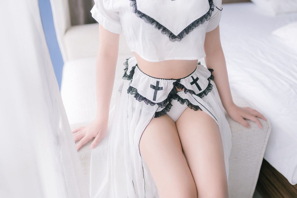 COSER đưa đi Mo Zi aa: Nữ Tu Trắng [Cô gái COSPLAY] Tập ảnh [42P