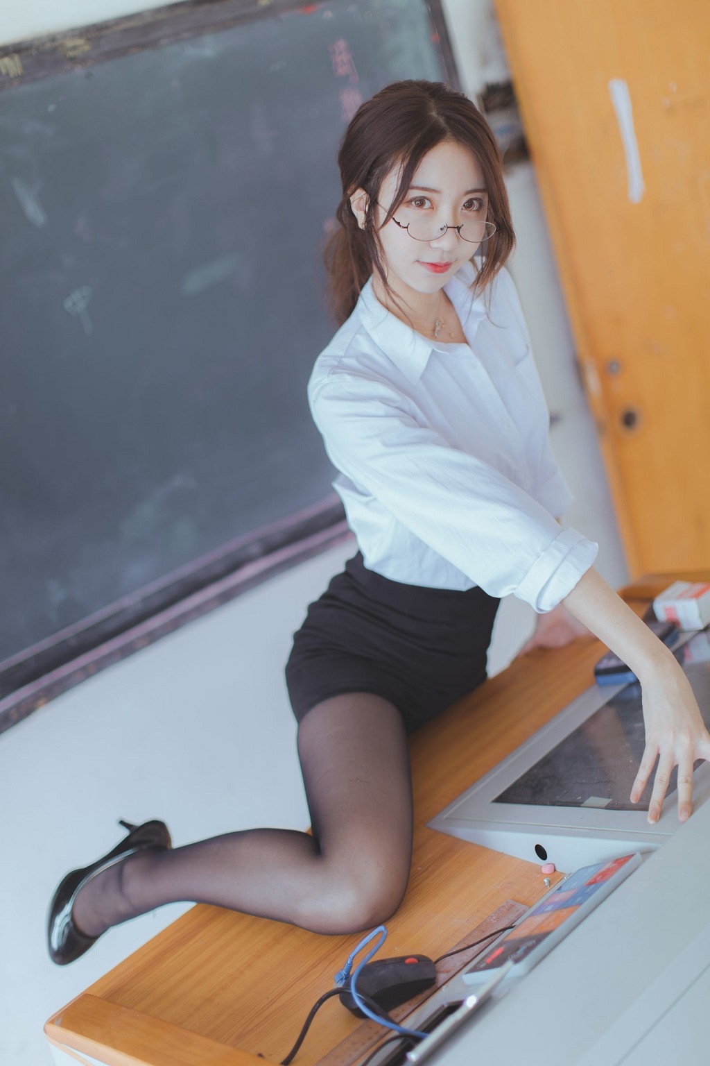 Coser Hắc Xuyên 《Hắc Tơ Giáo Viên》 [COSPLAY Phúc Lợi] Sách Ảnh [43P