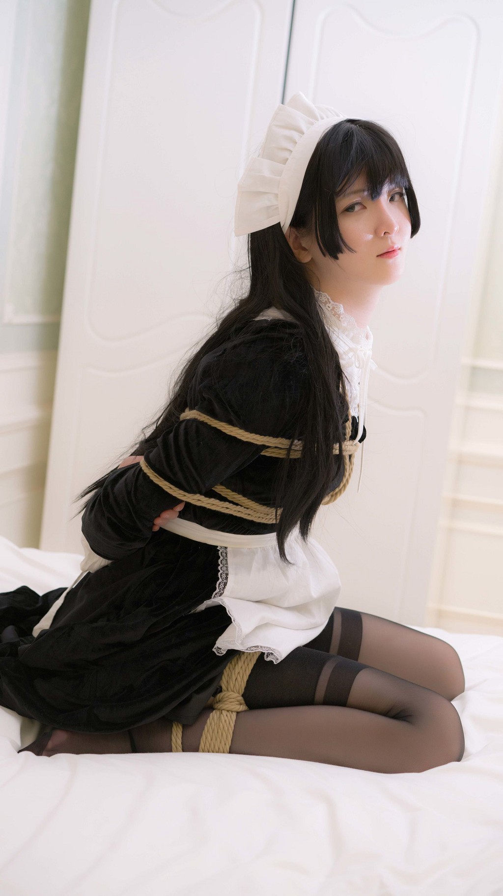 一小央澤《束縛》 [COSPLAY攝影] 寫真集[31P
