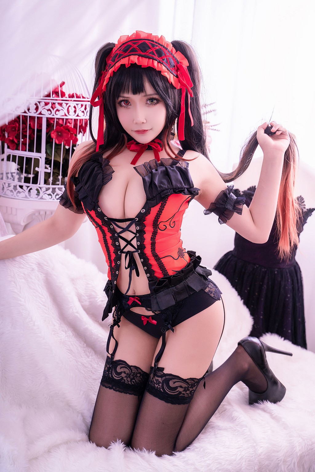 Ôm đi Mo Zi aa: Kurumi Đen Lace [Cô gái Cosplay] Tập ảnh [38P