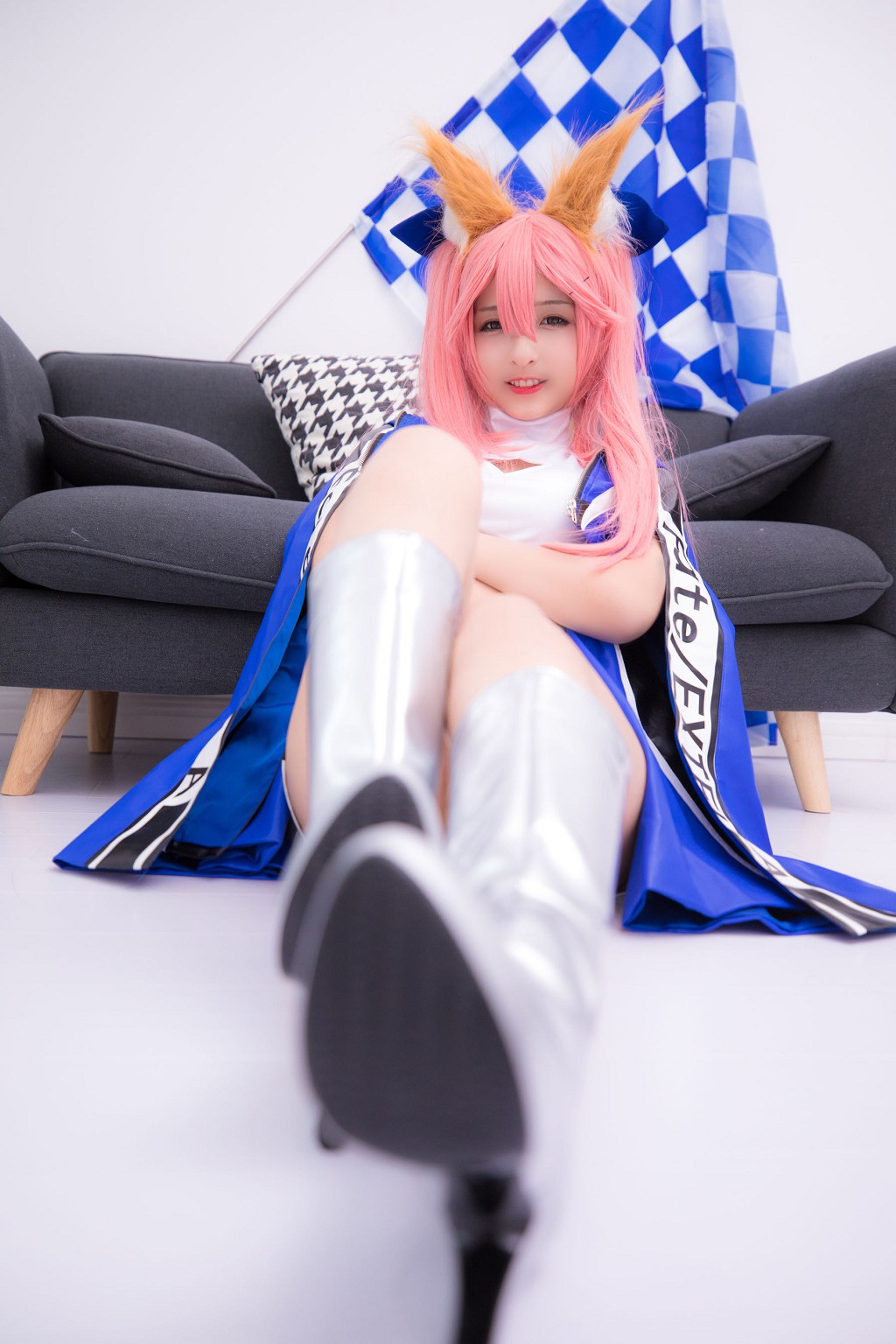神楽坂真冬《目標はあなた、エンジン全開！！》 [ロリータコスプレ] 写真集[150P