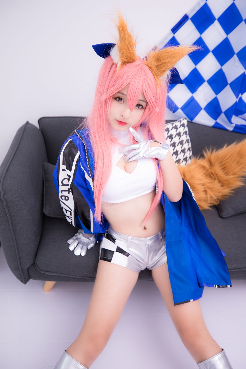 神楽坂真冬《目標はあなた、エンジン全開！！》 [ロリータコスプレ] 写真集[150P