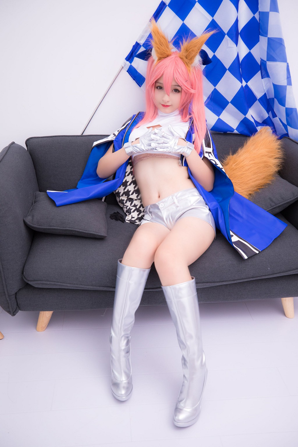 神楽坂真冬《目標はあなた、エンジン全開！！》 [ロリータコスプレ] 写真集[150P