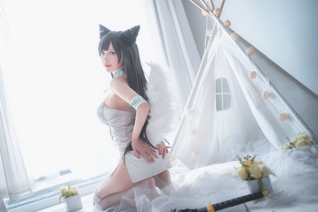 COSER Xiaolulu Shika "Aitang Doujin Welfare" [Cosplay Welfare] Photo Book [28P