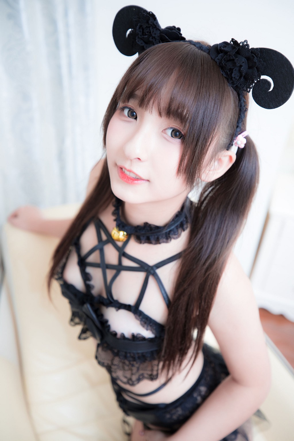 โคเซอร์ คาคุระซากะ มาฟุยุ 《ลิตเทิล เดวิล》 [ฟูหลี่คอสเพลย์] หนังสือภาพ [150P