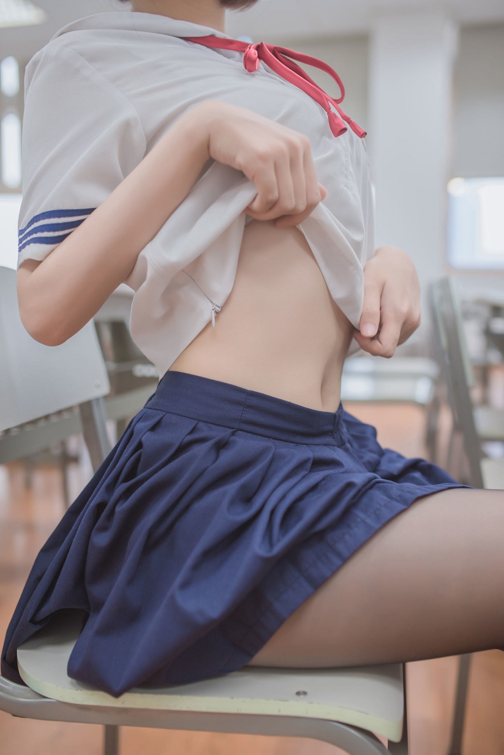 Bạch Kim Saki 《Đầu Nấm Vớ Đen JK》 [Cosplay Phúc Lợi] Tập Ảnh [26P