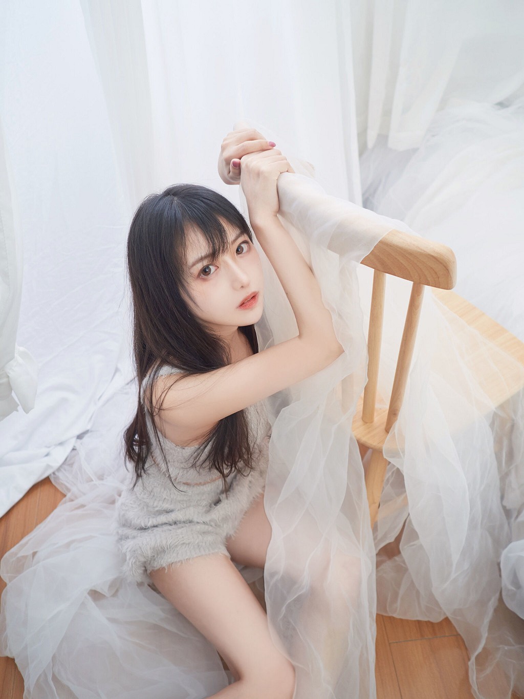 COSER Xiao Lu Lu Shika "Long-haired Girl" [Cosplay Welfare] Photo Book [41P