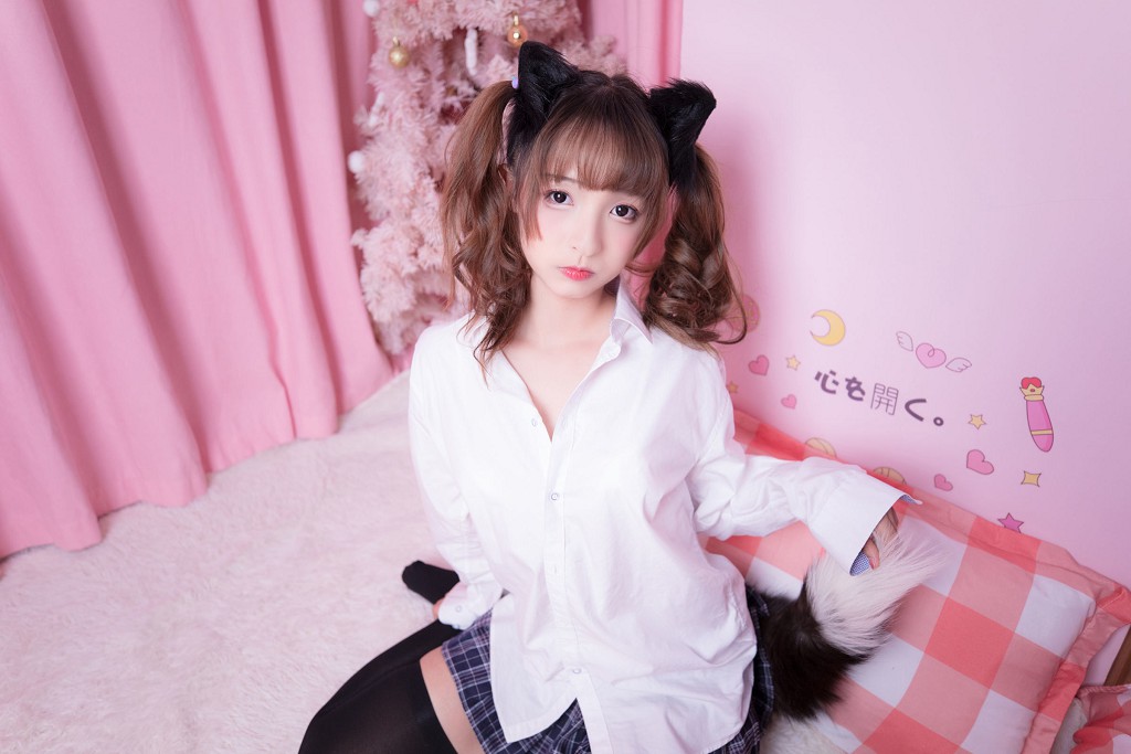 COSER Kagurazaka Mafuyu "The Sound of Desire" [Welfare Cosplay] Photo Book [150P
