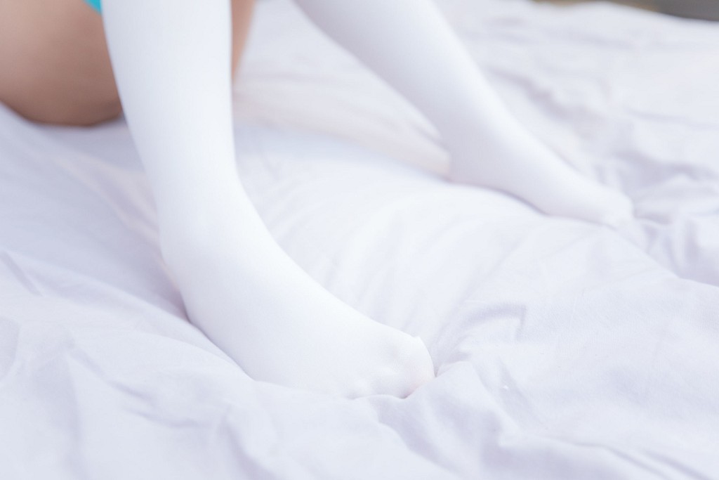 COSER Kagurazaka Mafuyu "The Sound of Desire" [Welfare Cosplay] Photo Book [150P