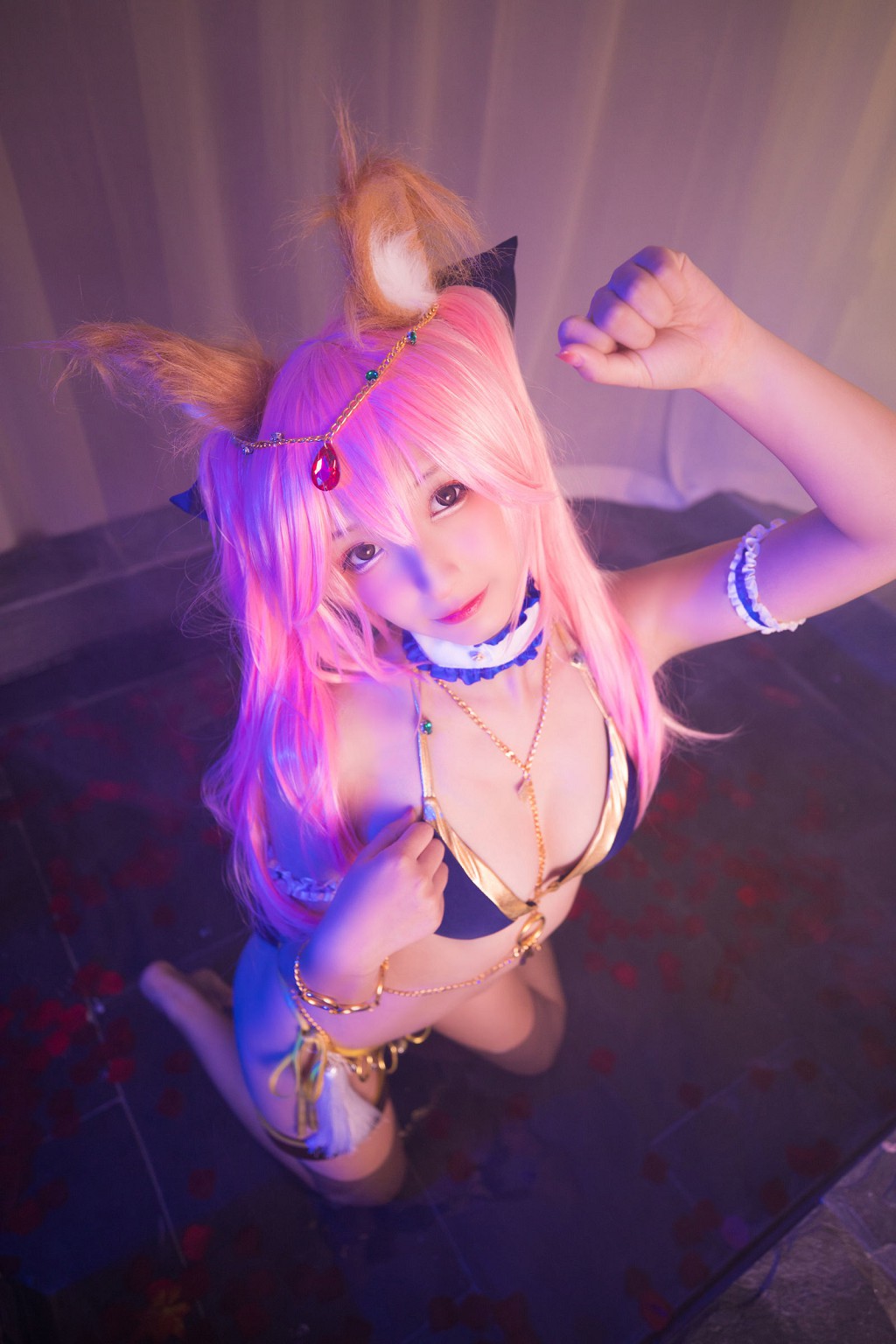 COSER Kagurazaka Mafuyu "Tamamo-no-Mae Dancing Girl Mysterious Love" [Welfare Cosplay] Photo Book [150 Pages