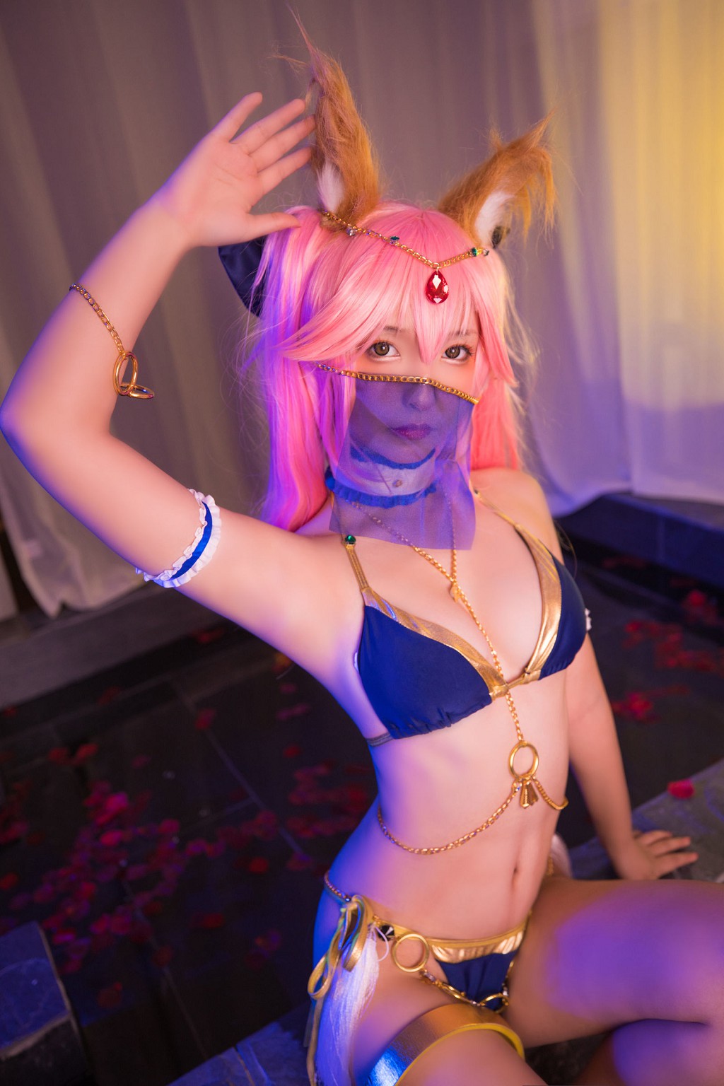 COSER Kagurazaka Mafuyu "Tamamo-no-Mae Dancing Girl Mysterious Love" [Welfare Cosplay] Photo Book [150 Pages