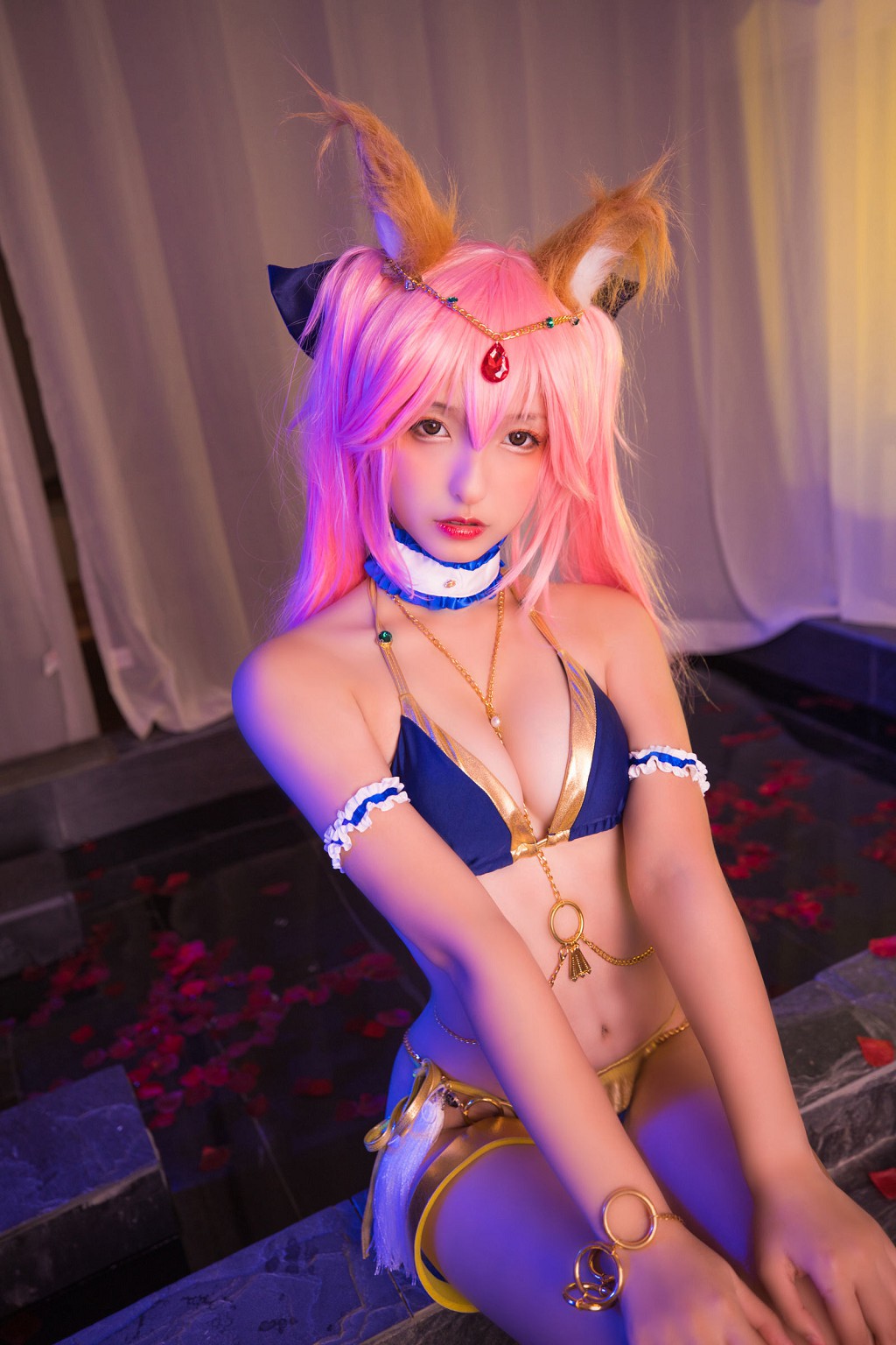 COSER Kagurazaka Mafuyu "Tamamo-no-Mae Dancing Girl Mysterious Love" [Welfare Cosplay] Photo Book [150 Pages