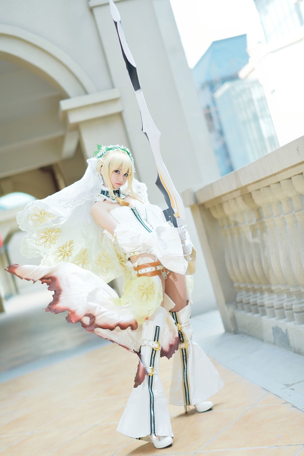 Nagesa Monster Girl: White-Clad Knight [Cosplay Beauty] Photobook [45P
