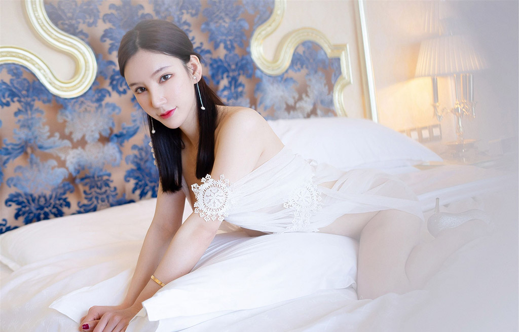 Zhou Yuxi Sandy với lớp voan mỏng thanh khiết, trong suốt, đẹp lộng lẫy của giấc mơ.