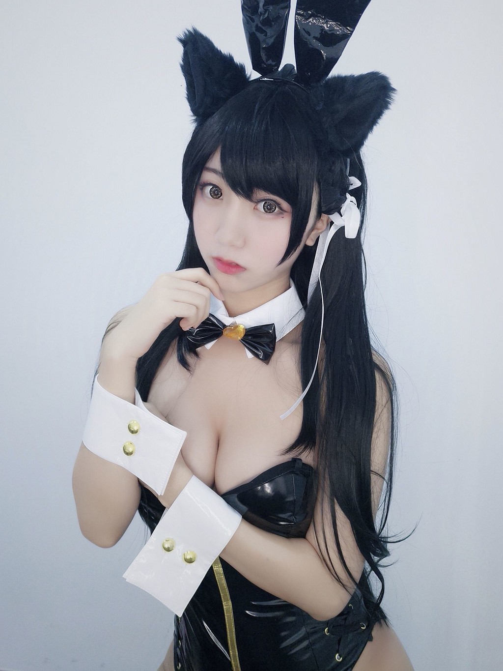 COSER黑川《愛宕兔女郎 小惡魔旗袍》 [Cosplay少女] 寫真集[36P