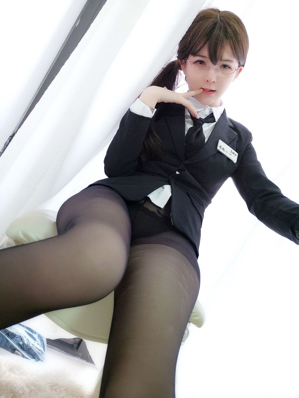 イーシャオヤンゼの『アシスタントシスター』 [コスプレ美女] 写真集 [51P